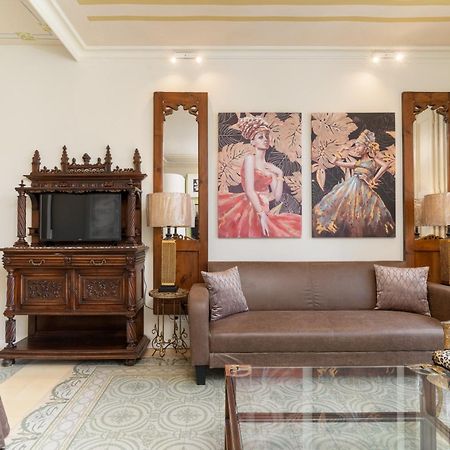 Aparthotel El Petit Palauet Canet De Mar Esterno foto