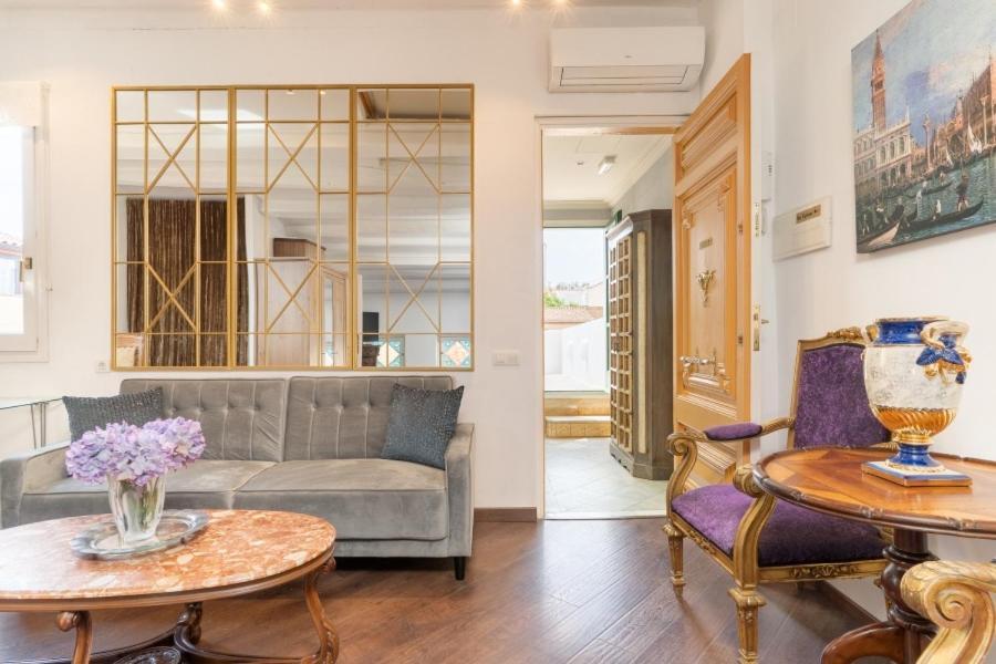 Aparthotel El Petit Palauet Canet De Mar Esterno foto