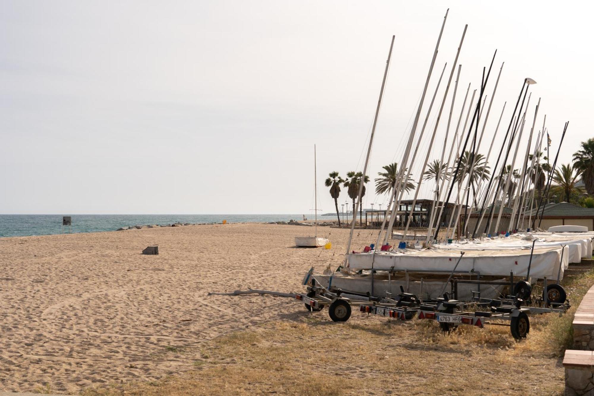 Aparthotel El Petit Palauet Canet De Mar Esterno foto