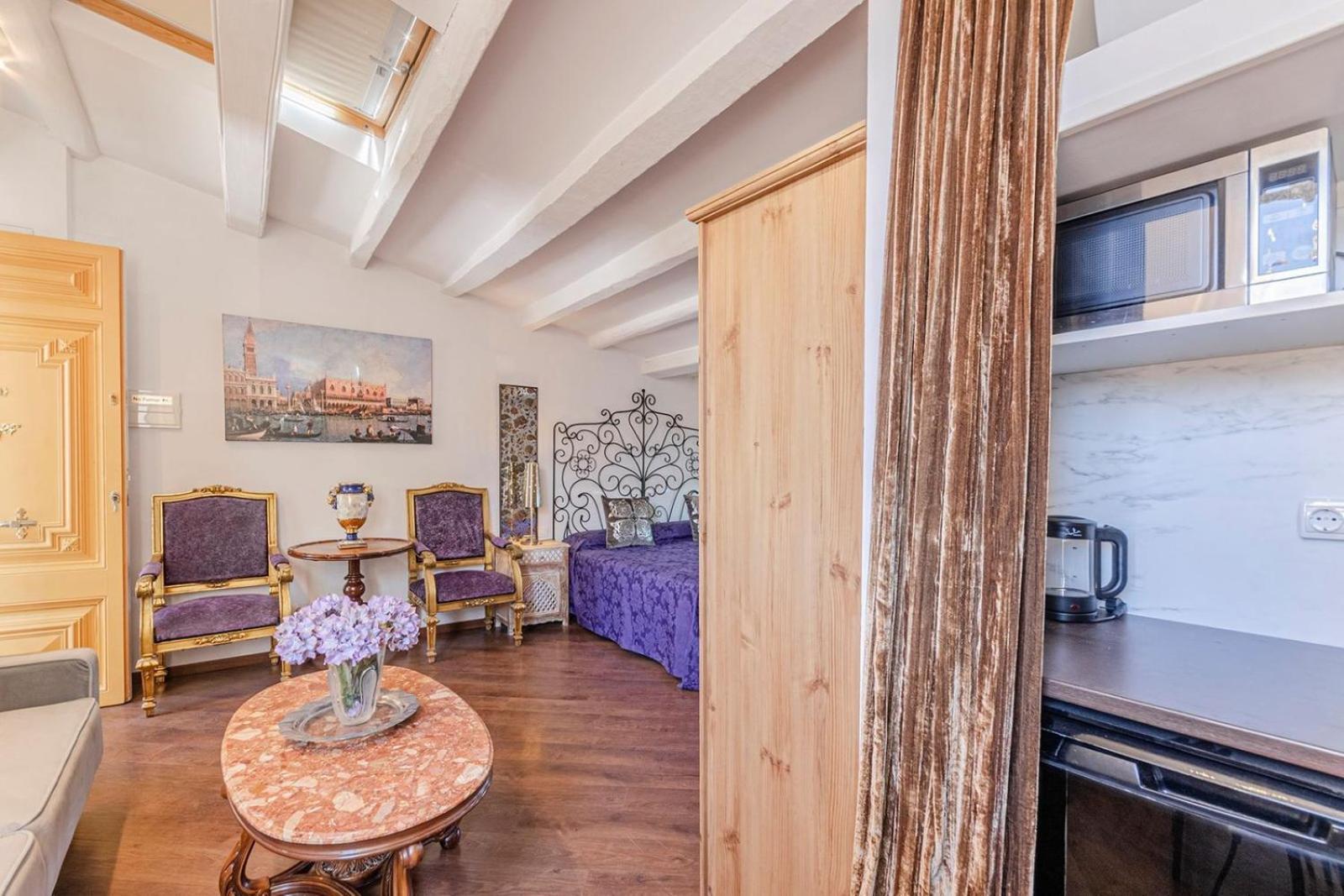 Aparthotel El Petit Palauet Canet De Mar Esterno foto