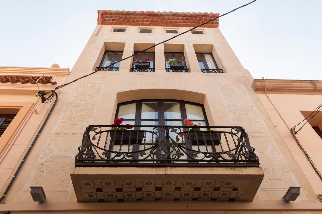 Aparthotel El Petit Palauet Canet De Mar Esterno foto